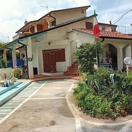Sogno Vacanze Apartment Маса Екстериор снимка