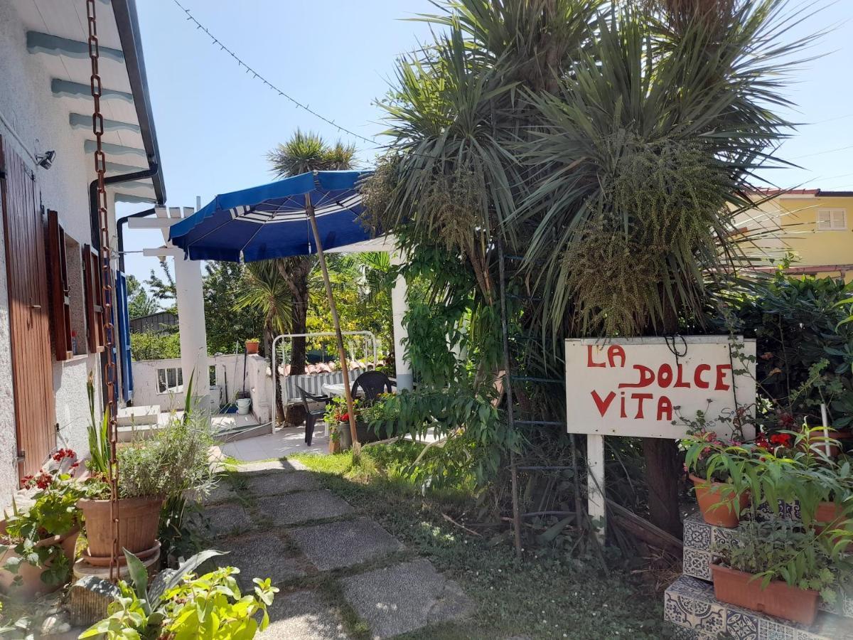 Sogno Vacanze Apartment Маса Екстериор снимка